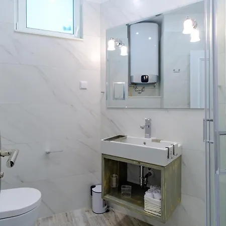 The Olive House - Center - Free Parking Apartment Burgas City