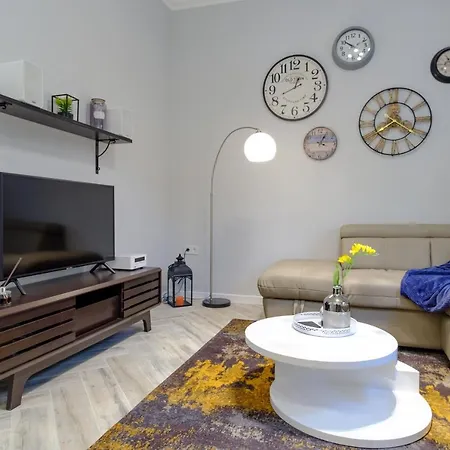 Apartment The Olive House - Center - Free Parking Burgas City