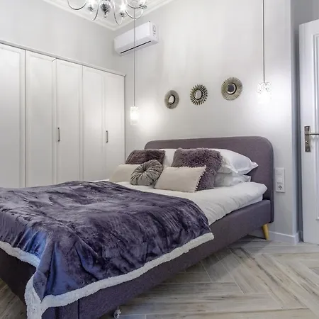 The Olive House - Center - Free Parking Apartment