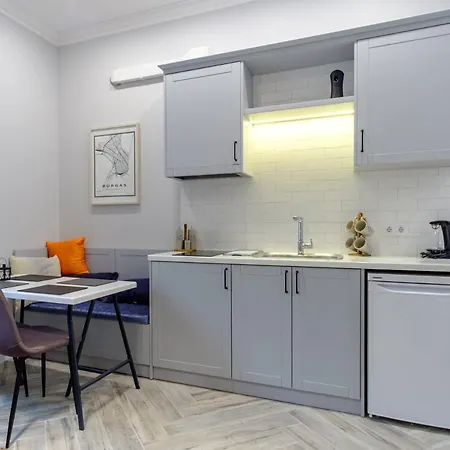 Apartment The Olive House - Center - Free Parking Burgas City