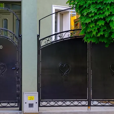 Apartment The Olive House - Center - Free Parking Burgas