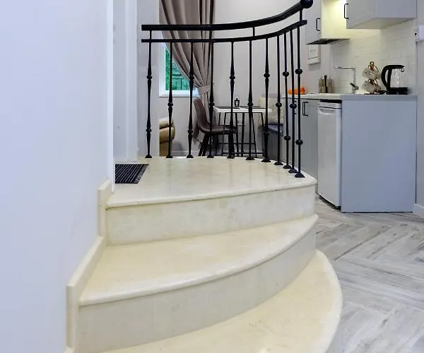 The Olive House - Center - Free Parking Apartment *