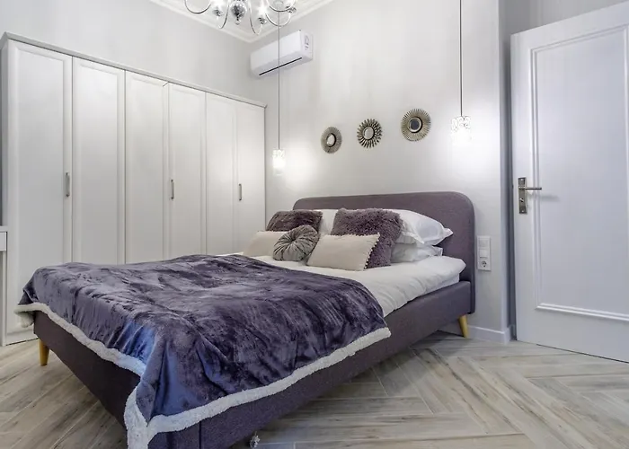 The Olive House - Center - Free Parking Apartment