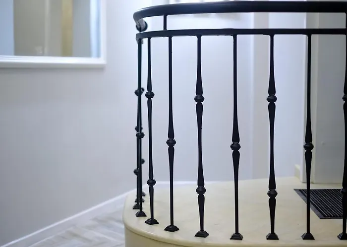 The Olive House - Center - Free Parking Apartment